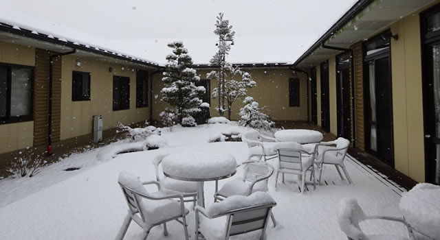 自然を感じながら、ちょっとゆっくりしてみませんか。
                                私たちがお手伝いさせていただきます。